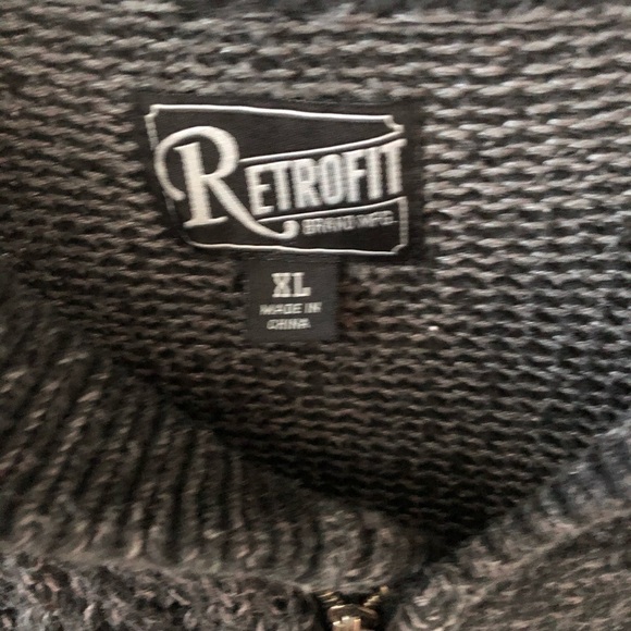 zip up sweater - Picture 3 of 3